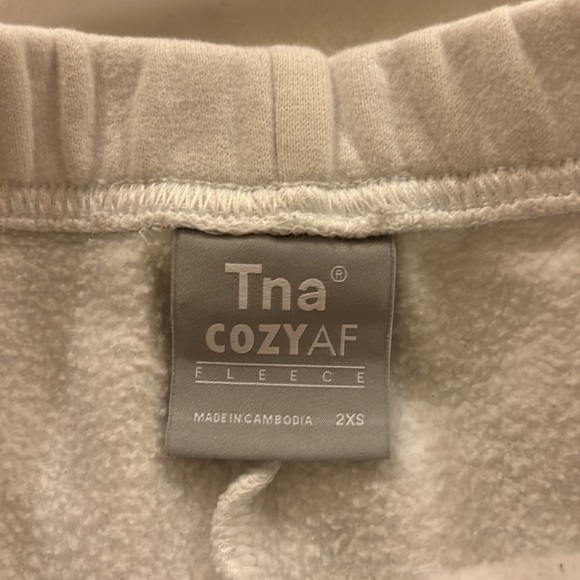 TNA Sweatshorts - Picture 2 of 2